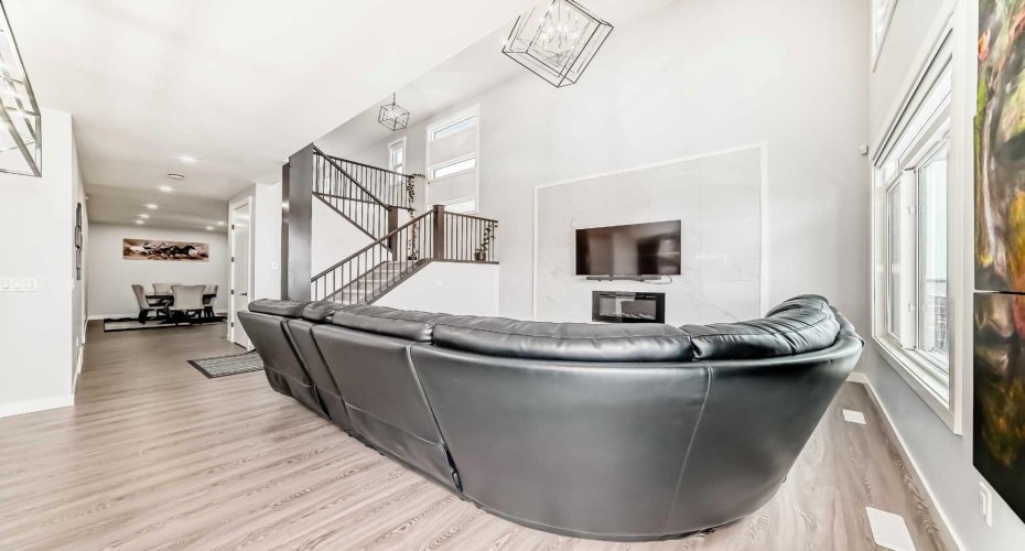 82 Waterford Crescent, Chestermere, Alberta T1X 2V1, 5 Bedrooms Bedrooms, ,3 BathroomsBathrooms,Residential,For Sale,Waterford,A2302004