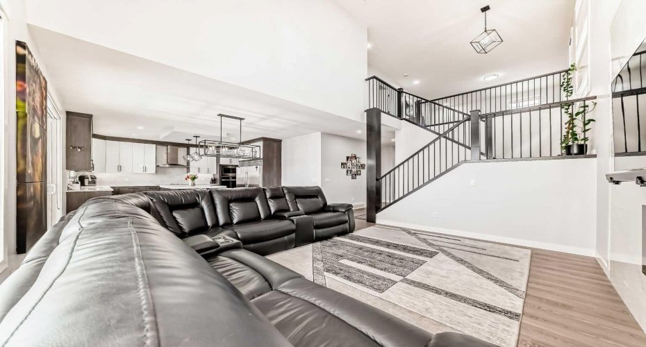 82 Waterford Crescent, Chestermere, Alberta T1X 2V1, 5 Bedrooms Bedrooms, ,3 BathroomsBathrooms,Residential,For Sale,Waterford,A2302004