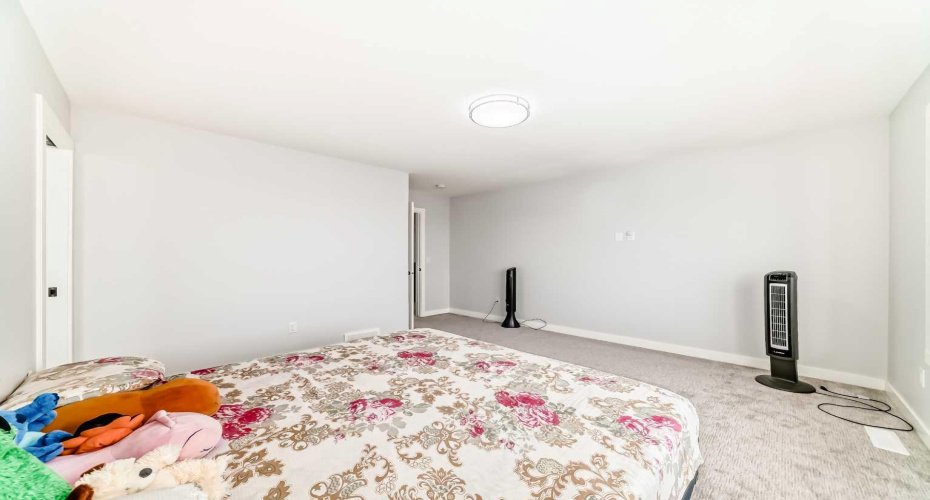 82 Waterford Crescent, Chestermere, Alberta T1X 2V1, 5 Bedrooms Bedrooms, ,3 BathroomsBathrooms,Residential,For Sale,Waterford,A2302004