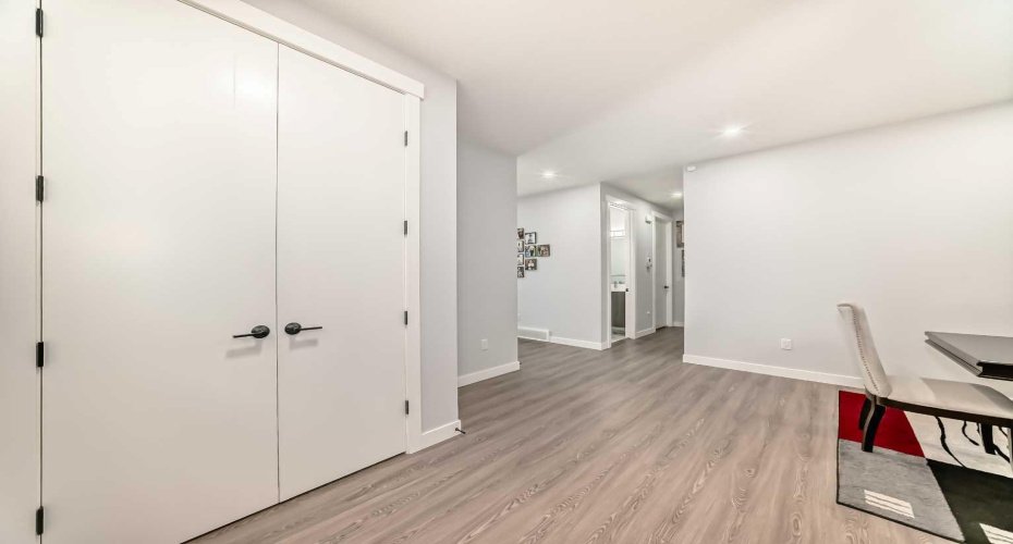 82 Waterford Crescent, Chestermere, Alberta T1X 2V1, 5 Bedrooms Bedrooms, ,3 BathroomsBathrooms,Residential,For Sale,Waterford,A2302004