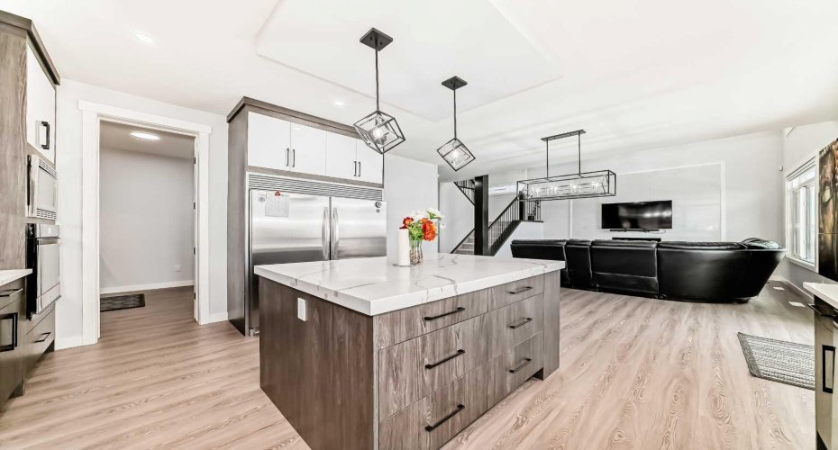 82 Waterford Crescent, Chestermere, Alberta T1X 2V1, 5 Bedrooms Bedrooms, ,3 BathroomsBathrooms,Residential,For Sale,Waterford,A2302004