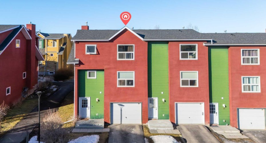 7 Westland Road, Okotoks, Alberta T1S1Z1, 3 Bedrooms Bedrooms, ,3 BathroomsBathrooms,Residential,For Sale,Westland,A2302052