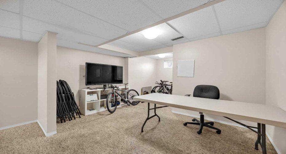 7 Westland Road, Okotoks, Alberta T1S1Z1, 3 Bedrooms Bedrooms, ,3 BathroomsBathrooms,Residential,For Sale,Westland,A2302052