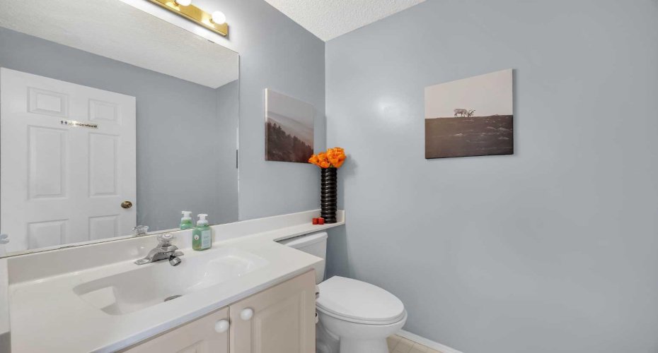 7 Westland Road, Okotoks, Alberta T1S1Z1, 3 Bedrooms Bedrooms, ,3 BathroomsBathrooms,Residential,For Sale,Westland,A2302052