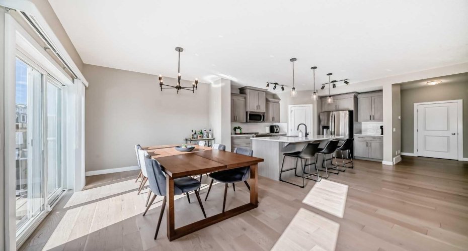 215 Kinniburgh Road, Chestermere, Alberta T1X 0Y7, 4 Bedrooms Bedrooms, ,3 BathroomsBathrooms,Residential,For Sale,Kinniburgh,A2301342