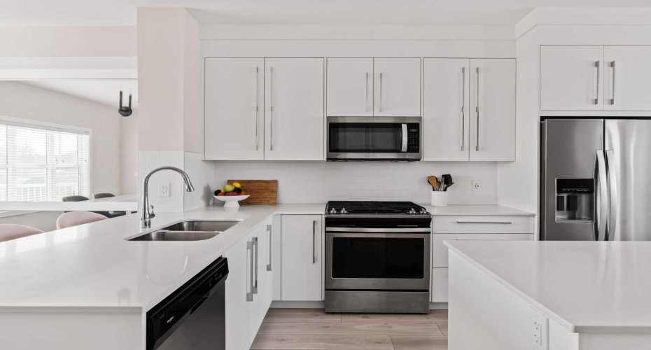 408 West Lakeview Drive, Chestermere, Alberta T1X 2A4, 3 Bedrooms Bedrooms, ,3 BathroomsBathrooms,Residential,For Sale,West Lakeview,A2296354