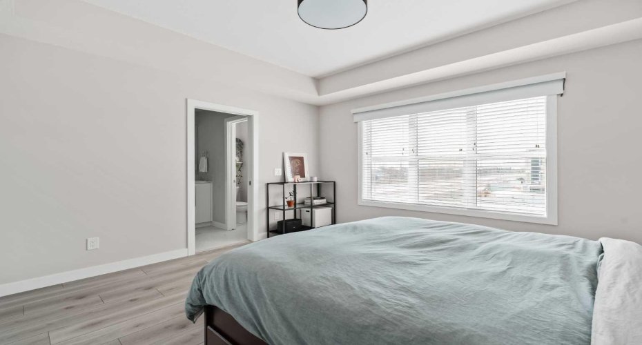 408 West Lakeview Drive, Chestermere, Alberta T1X 2A4, 3 Bedrooms Bedrooms, ,3 BathroomsBathrooms,Residential,For Sale,West Lakeview,A2296354