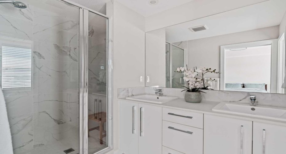 408 West Lakeview Drive, Chestermere, Alberta T1X 2A4, 3 Bedrooms Bedrooms, ,3 BathroomsBathrooms,Residential,For Sale,West Lakeview,A2296354