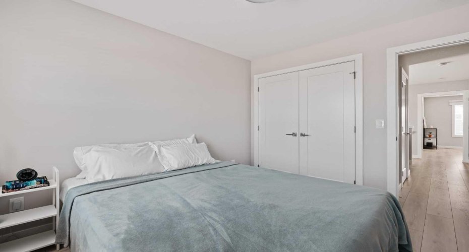 408 West Lakeview Drive, Chestermere, Alberta T1X 2A4, 3 Bedrooms Bedrooms, ,3 BathroomsBathrooms,Residential,For Sale,West Lakeview,A2296354