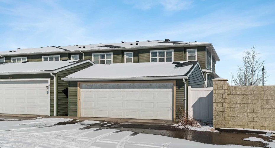 408 West Lakeview Drive, Chestermere, Alberta T1X 2A4, 3 Bedrooms Bedrooms, ,3 BathroomsBathrooms,Residential,For Sale,West Lakeview,A2296354