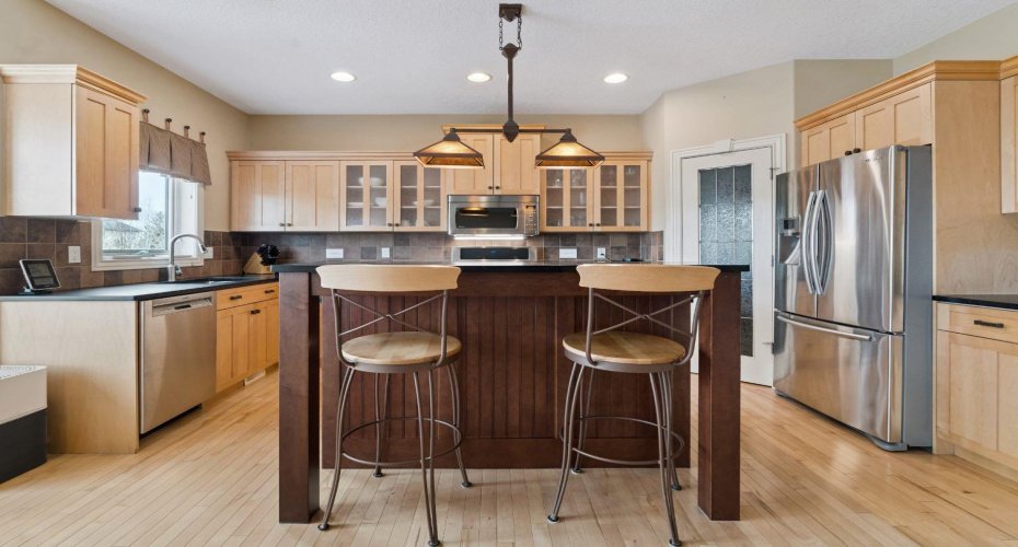 212 Springmere Place, Chestermere, Alberta T1X 1J2, 5 Bedrooms Bedrooms, ,4 BathroomsBathrooms,Residential,For Sale,Springmere,A2297982