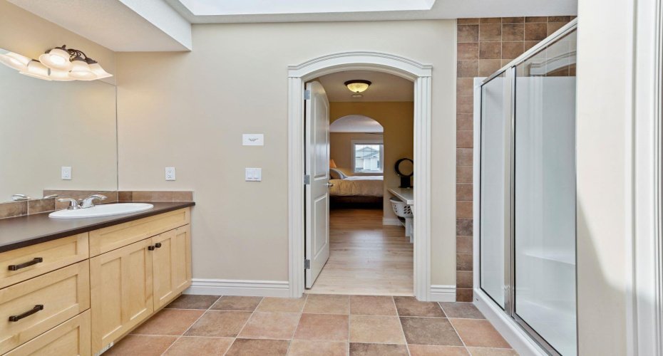 212 Springmere Place, Chestermere, Alberta T1X 1J2, 5 Bedrooms Bedrooms, ,4 BathroomsBathrooms,Residential,For Sale,Springmere,A2297982