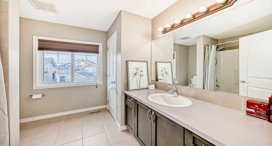 179 River Heights Crescent, Cochrane, Alberta T4C 0S2, 4 Bedrooms Bedrooms, ,4 BathroomsBathrooms,Residential,For Sale,River Heights,A2301289