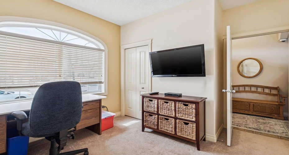 937 Cimarron Park Close, Okotoks, Alberta T1S2E6, 4 Bedrooms Bedrooms, ,3 BathroomsBathrooms,Residential,For Sale,Cimarron Park,A2301302