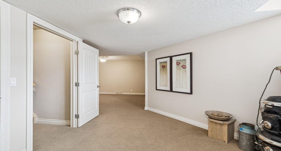 937 Cimarron Park Close, Okotoks, Alberta T1S2E6, 4 Bedrooms Bedrooms, ,3 BathroomsBathrooms,Residential,For Sale,Cimarron Park,A2301302