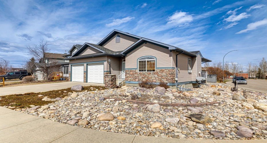 937 Cimarron Park Close, Okotoks, Alberta T1S2E6, 4 Bedrooms Bedrooms, ,3 BathroomsBathrooms,Residential,For Sale,Cimarron Park,A2301302