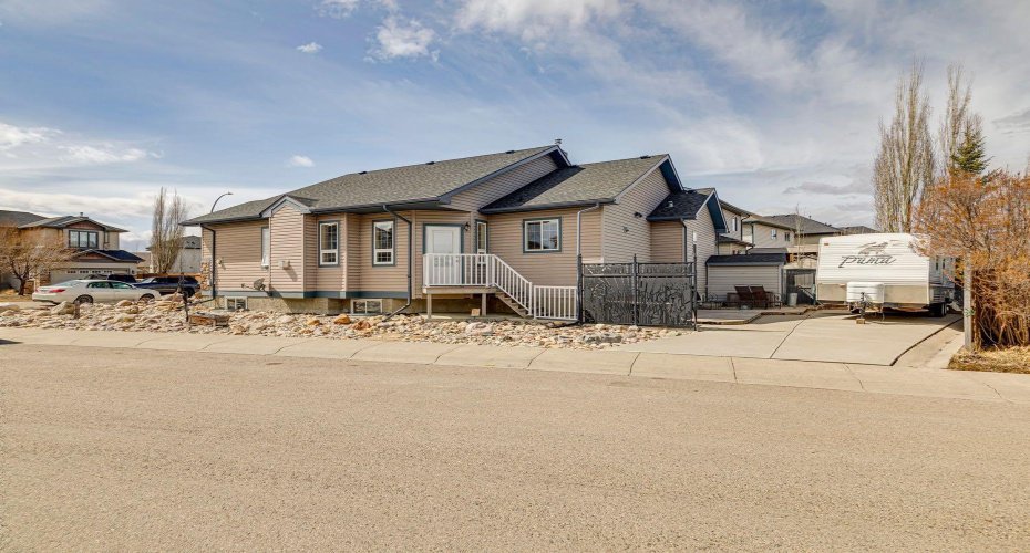 937 Cimarron Park Close, Okotoks, Alberta T1S2E6, 4 Bedrooms Bedrooms, ,3 BathroomsBathrooms,Residential,For Sale,Cimarron Park,A2301302