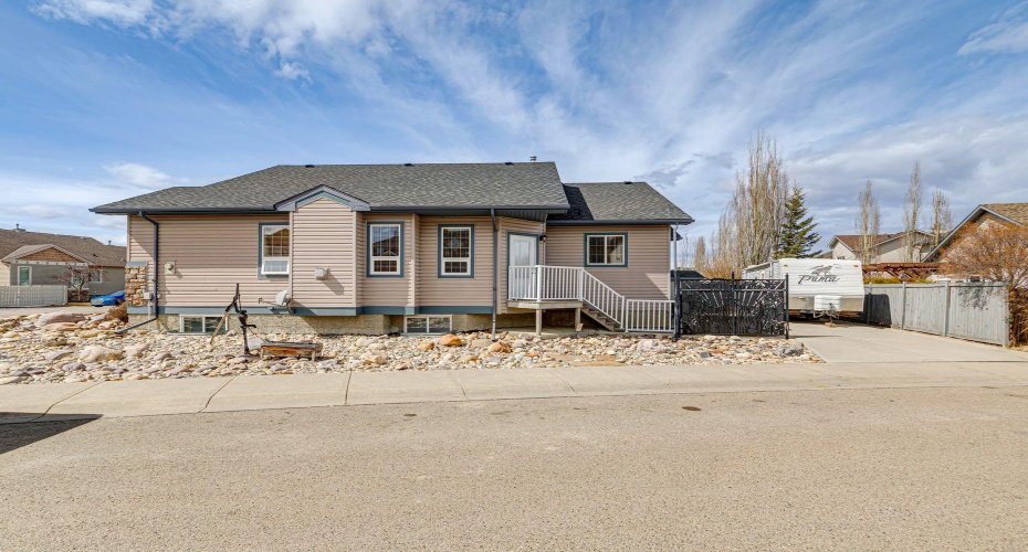 937 Cimarron Park Close, Okotoks, Alberta T1S2E6, 4 Bedrooms Bedrooms, ,3 BathroomsBathrooms,Residential,For Sale,Cimarron Park,A2301302