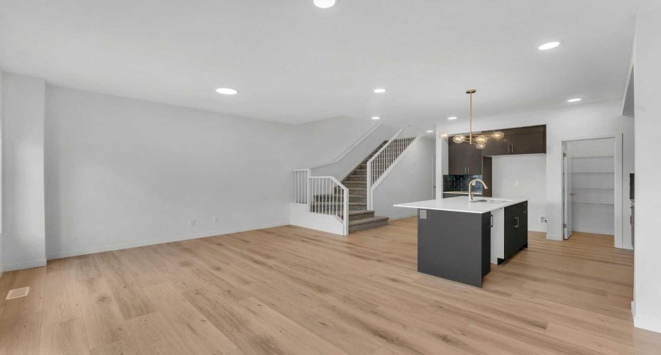 15 Heritage Heath, Cochrane, Alberta T4C3K8, 3 Bedrooms Bedrooms, ,3 BathroomsBathrooms,Residential,For Sale,Heritage,A2301586