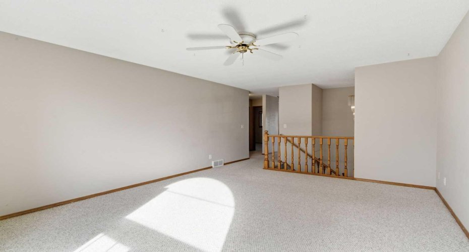 8 West Aarsby Road, Cochrane, Alberta T4C1M4, 3 Bedrooms Bedrooms, ,2 BathroomsBathrooms,Residential,For Sale,West Aarsby,A2301923