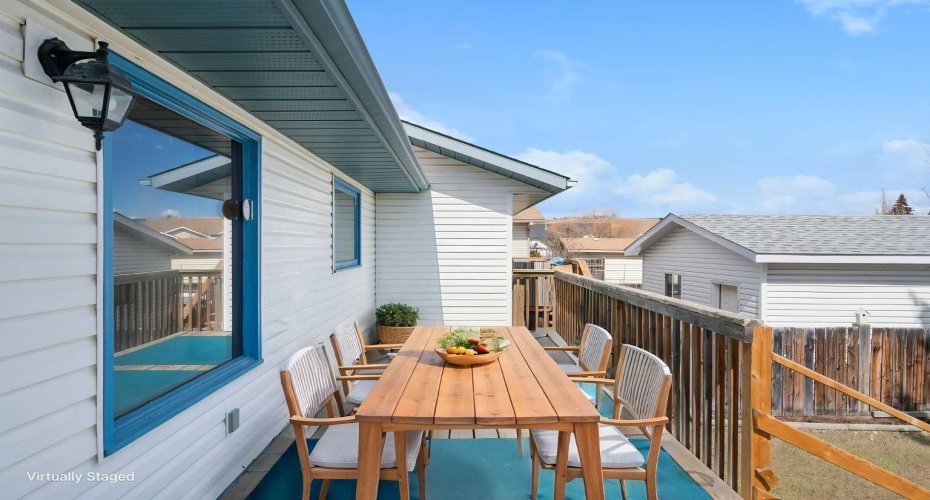 Deck - Virtually staged