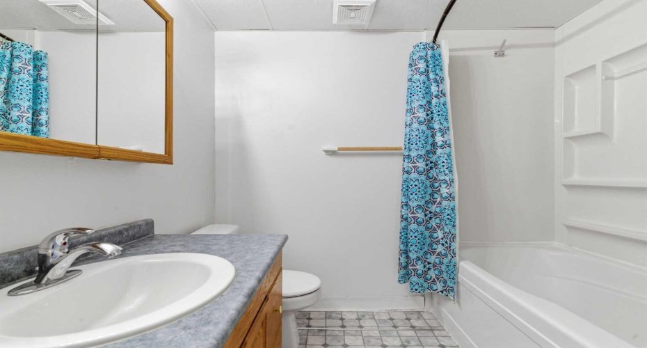 8 West Aarsby Road, Cochrane, Alberta T4C1M4, 3 Bedrooms Bedrooms, ,2 BathroomsBathrooms,Residential,For Sale,West Aarsby,A2301923