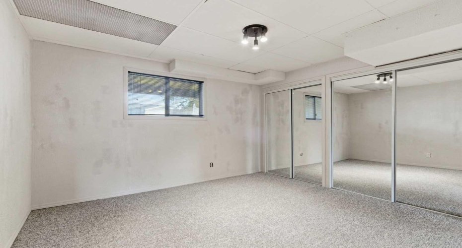 8 West Aarsby Road, Cochrane, Alberta T4C1M4, 3 Bedrooms Bedrooms, ,2 BathroomsBathrooms,Residential,For Sale,West Aarsby,A2301923