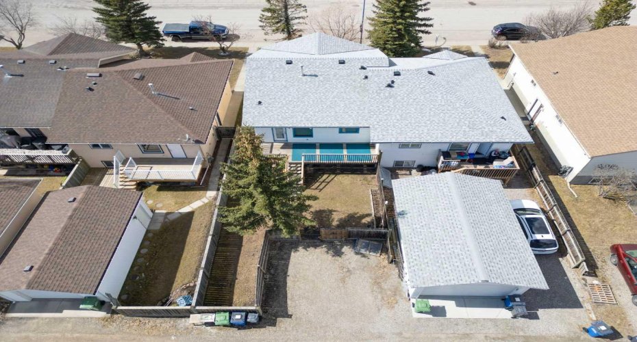 8 West Aarsby Road, Cochrane, Alberta T4C1M4, 3 Bedrooms Bedrooms, ,2 BathroomsBathrooms,Residential,For Sale,West Aarsby,A2301923