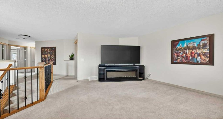 203 Crystal Green Point, Okotoks, Alberta T1S 2K7, 3 Bedrooms Bedrooms, ,3 BathroomsBathrooms,Residential,For Sale,Crystal Green,A2302216