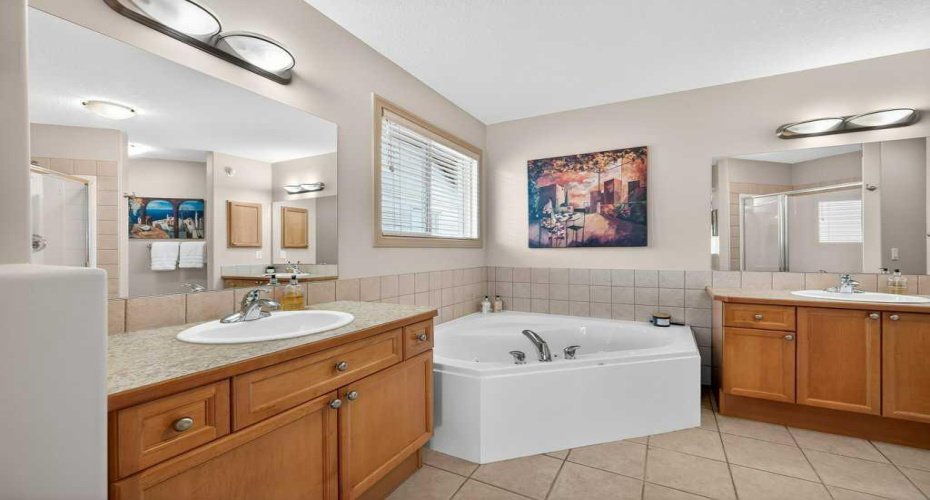 203 Crystal Green Point, Okotoks, Alberta T1S 2K7, 3 Bedrooms Bedrooms, ,3 BathroomsBathrooms,Residential,For Sale,Crystal Green,A2302216