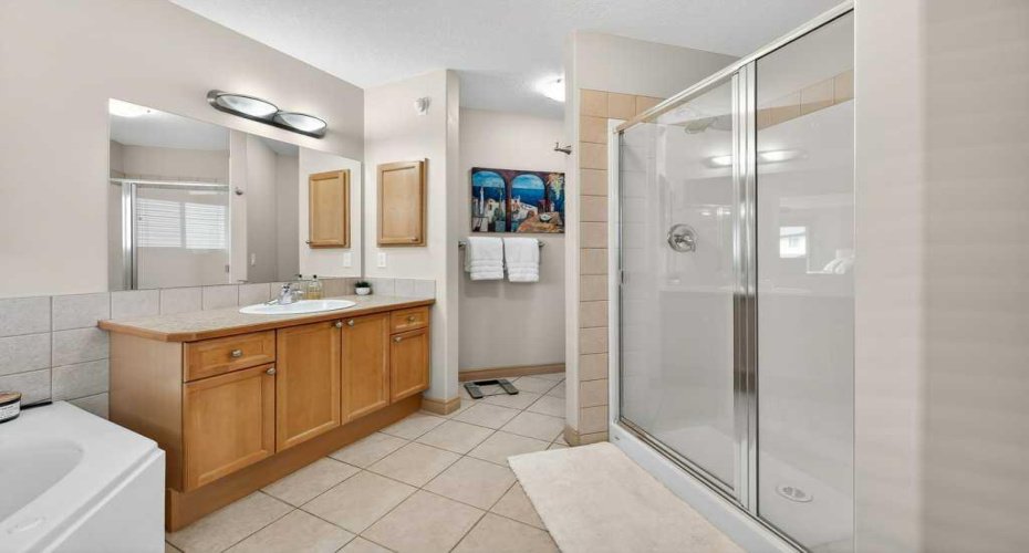 203 Crystal Green Point, Okotoks, Alberta T1S 2K7, 3 Bedrooms Bedrooms, ,3 BathroomsBathrooms,Residential,For Sale,Crystal Green,A2302216