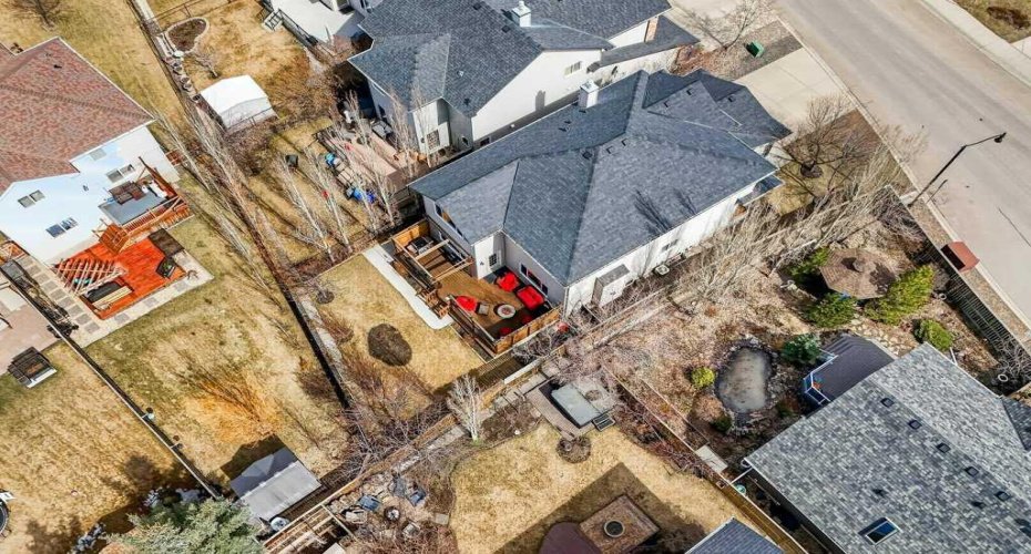 203 Crystal Green Point, Okotoks, Alberta T1S 2K7, 3 Bedrooms Bedrooms, ,3 BathroomsBathrooms,Residential,For Sale,Crystal Green,A2302216