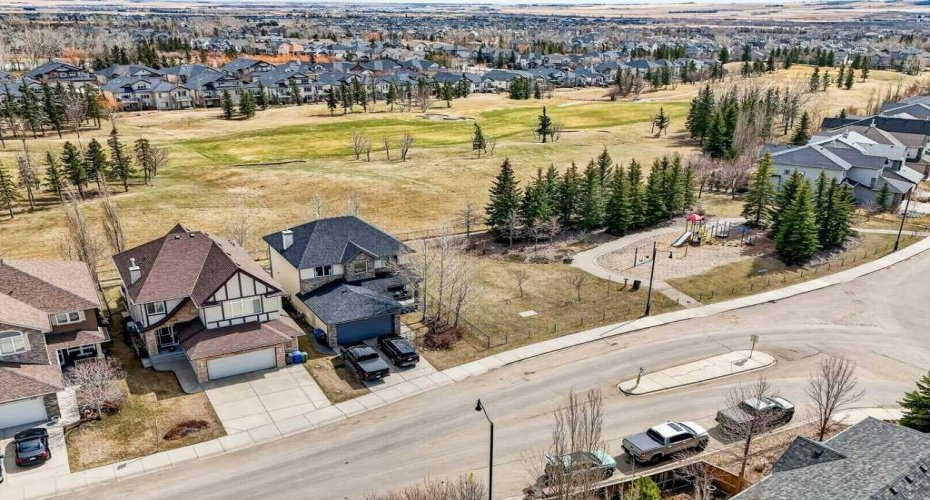 203 Crystal Green Point, Okotoks, Alberta T1S 2K7, 3 Bedrooms Bedrooms, ,3 BathroomsBathrooms,Residential,For Sale,Crystal Green,A2302216