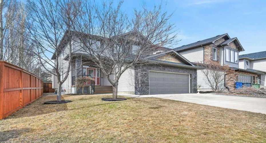 203 Crystal Green Point, Okotoks, Alberta T1S 2K7, 3 Bedrooms Bedrooms, ,3 BathroomsBathrooms,Residential,For Sale,Crystal Green,A2302216