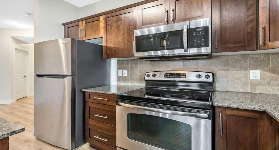 205 Sunset Drive, Cochrane, Alberta T4C 0H6, 2 Bedrooms Bedrooms, ,2 BathroomsBathrooms,Residential,For Sale,Sunset,A2302560