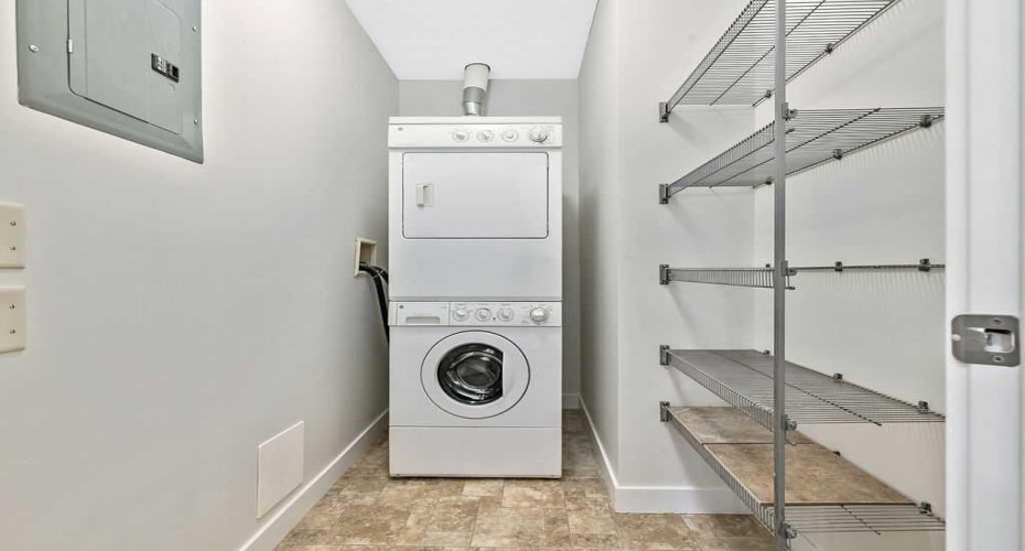 205 Sunset Drive, Cochrane, Alberta T4C 0H6, 2 Bedrooms Bedrooms, ,2 BathroomsBathrooms,Residential,For Sale,Sunset,A2302560