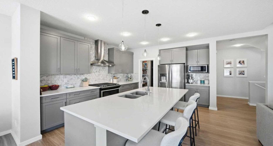 320 Sundown View, Cochrane, Alberta T4C 2R2, 3 Bedrooms Bedrooms, ,3 BathroomsBathrooms,Residential,For Sale,Sundown,A2302872