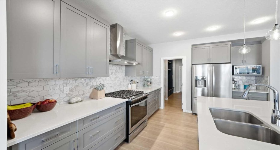 320 Sundown View, Cochrane, Alberta T4C 2R2, 3 Bedrooms Bedrooms, ,3 BathroomsBathrooms,Residential,For Sale,Sundown,A2302872