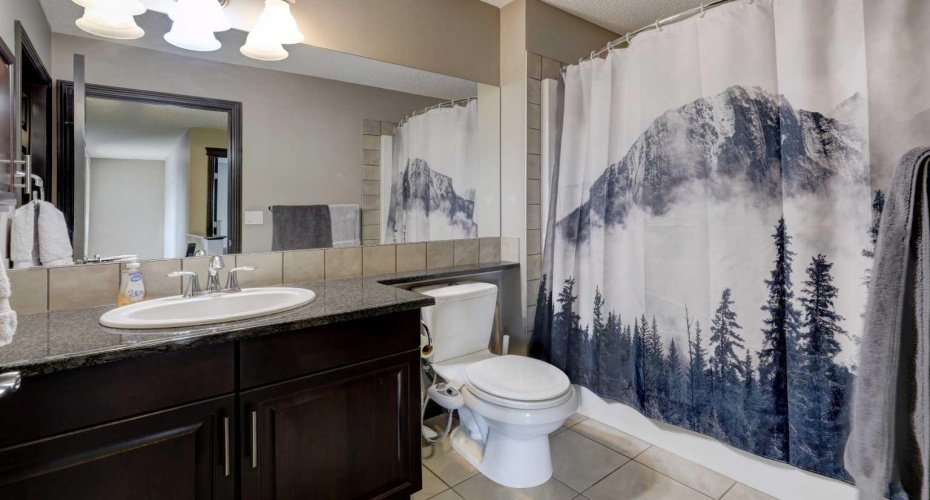 4PC Bath Upper Level