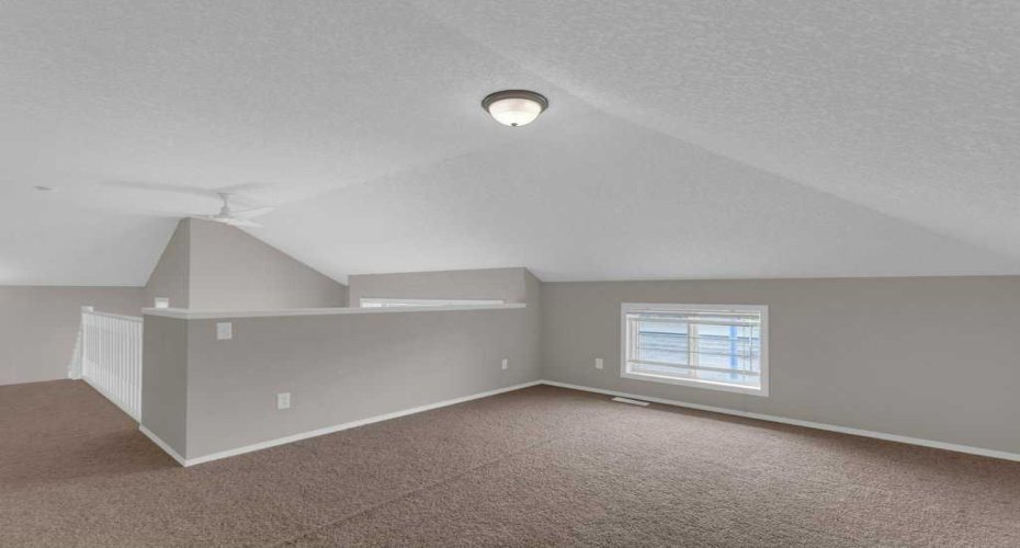 170 N Railway Street, Okotoks, Alberta T1S 1Z8, 1 Bedroom Bedrooms, ,1 BathroomBathrooms,Residential,For Sale,N Railway,A2301626