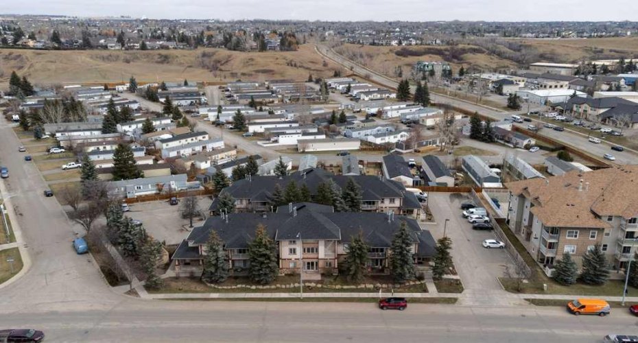170 N Railway Street, Okotoks, Alberta T1S 1Z8, 1 Bedroom Bedrooms, ,1 BathroomBathrooms,Residential,For Sale,N Railway,A2301626