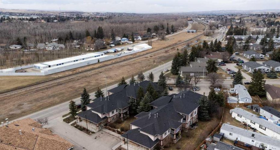 170 N Railway Street, Okotoks, Alberta T1S 1Z8, 1 Bedroom Bedrooms, ,1 BathroomBathrooms,Residential,For Sale,N Railway,A2301626