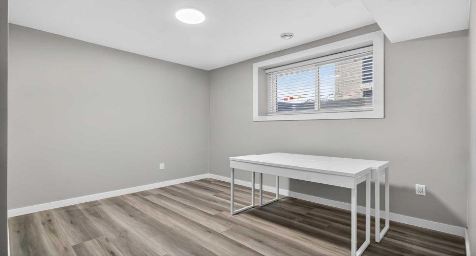 124 Chelsea Glen, Chestermere, Alberta T1X 2P4, 5 Bedrooms Bedrooms, ,4 BathroomsBathrooms,Residential,For Sale,Chelsea,A2302868