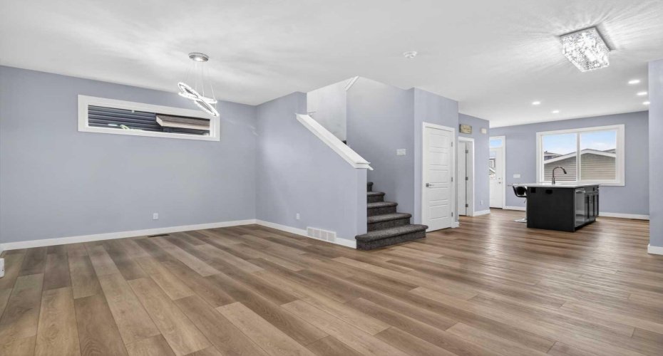 124 Chelsea Glen, Chestermere, Alberta T1X 2P4, 5 Bedrooms Bedrooms, ,4 BathroomsBathrooms,Residential,For Sale,Chelsea,A2302868