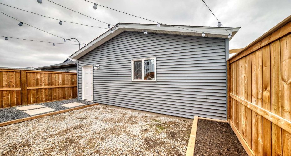 149 Lavender Manor, Calgary, Alberta T3S 0G7, 3 Bedrooms Bedrooms, ,3 BathroomsBathrooms,Residential,For Sale,Lavender,A2303116