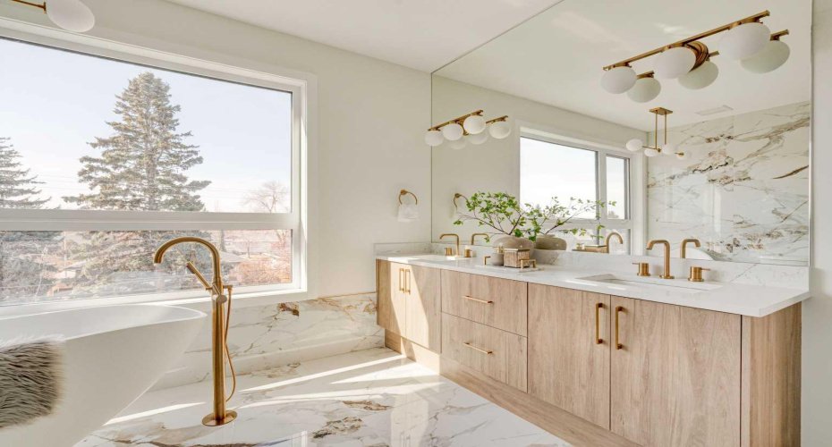 Grand Primary Ensuite