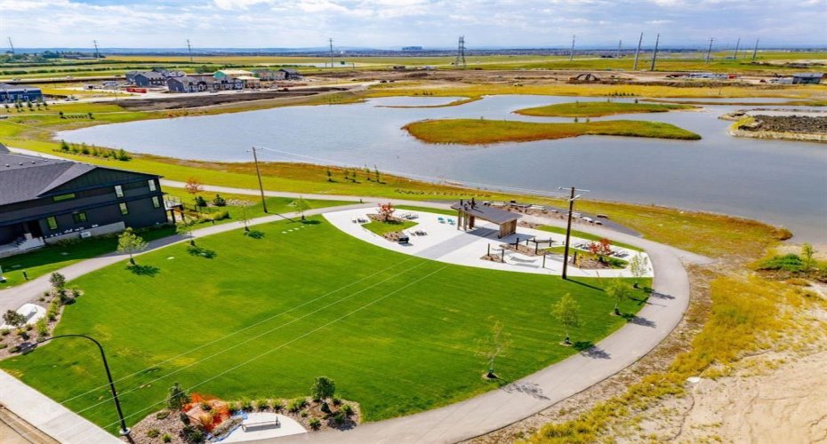 214 Sora Gardens, Calgary, Alberta T3S 0m7, 3 Bedrooms Bedrooms, ,3 BathroomsBathrooms,Residential,For Sale,Sora,A2303190