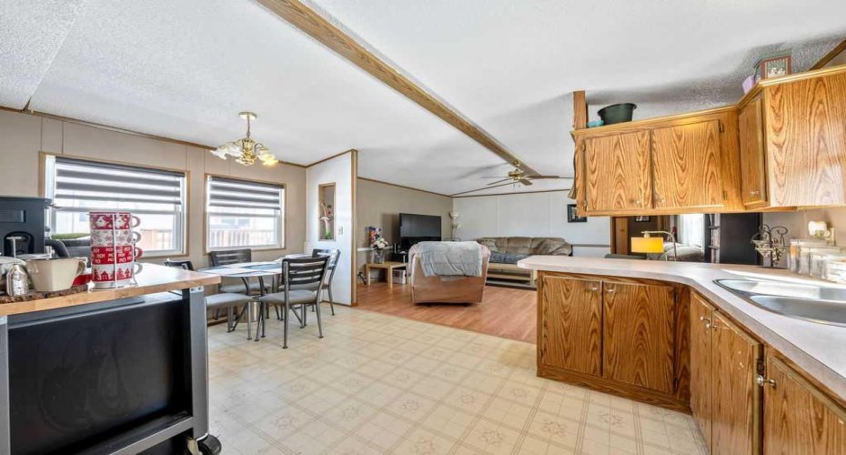 131 Heritage Drive, Okotoks, Alberta T1S 1M4, 3 Bedrooms Bedrooms, ,2 BathroomsBathrooms,Mobile,For Sale,Heritage,A2303205