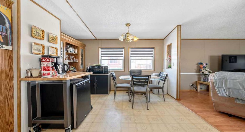 131 Heritage Drive, Okotoks, Alberta T1S 1M4, 3 Bedrooms Bedrooms, ,2 BathroomsBathrooms,Mobile,For Sale,Heritage,A2303205