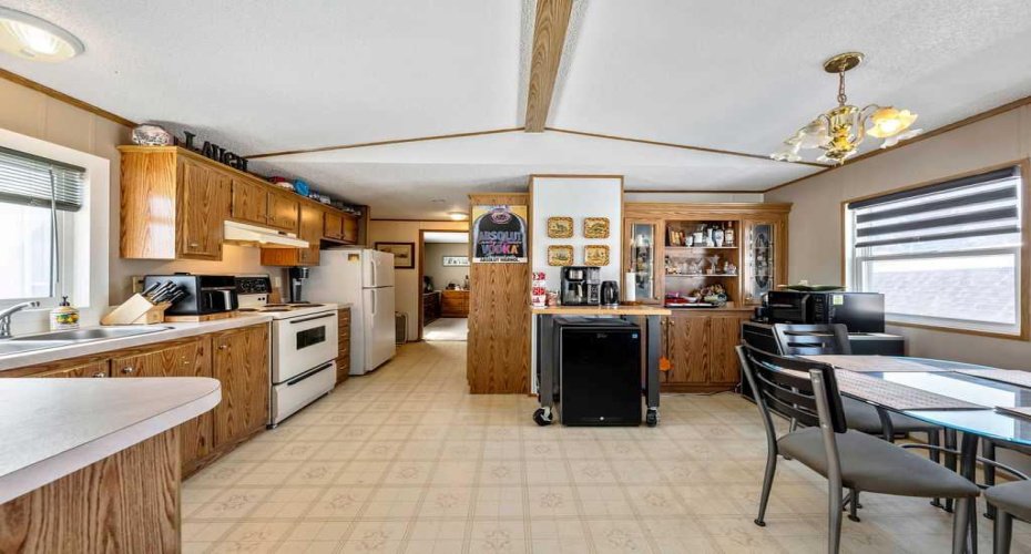 131 Heritage Drive, Okotoks, Alberta T1S 1M4, 3 Bedrooms Bedrooms, ,2 BathroomsBathrooms,Mobile,For Sale,Heritage,A2303205